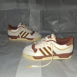adidas Rivalry 86 Sneakers Brand New with Tags Men size 8 Women 9.5